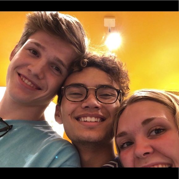 Meet your Posher, Mckai - Picture 1 of 1